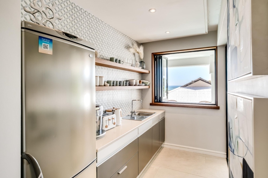 To Let 6 Bedroom Property for Rent in Camps Bay Western Cape